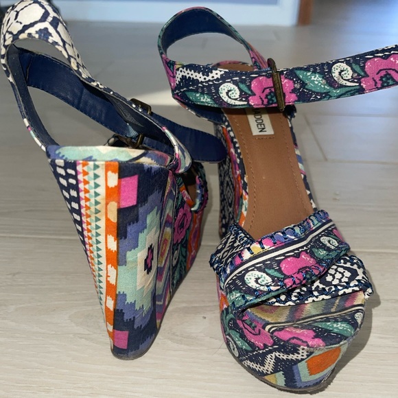 Steve Madden Size 9 Winona Multi-Print Tribal Wedges - Picture 5 of 9